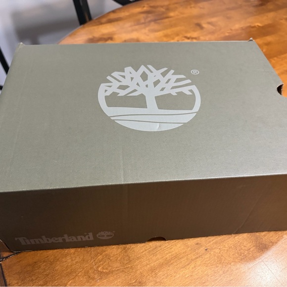 Women’s Timberlands - 8 - Picture 9 of 10